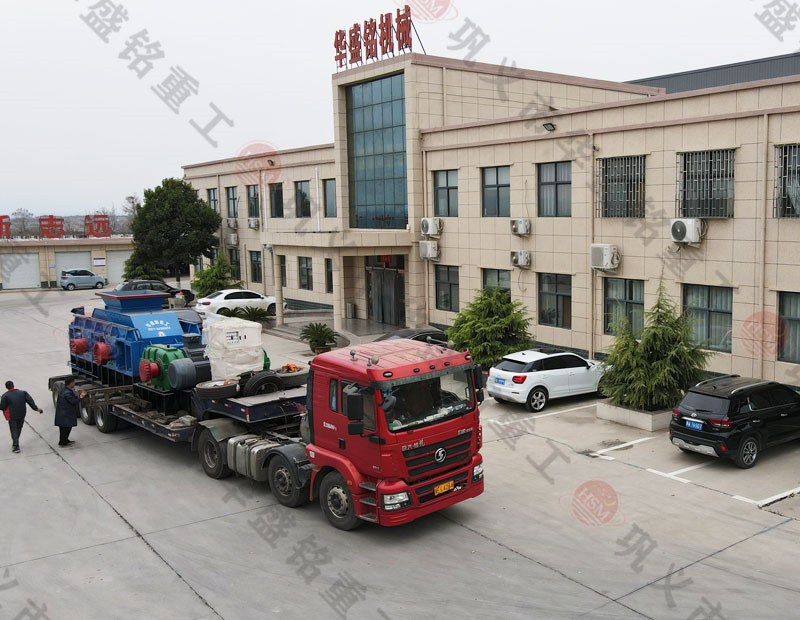 時(shí)產(chǎn)200噸對(duì)輥液壓制砂機(jī)，處理鵝卵石、石灰石的出砂效果怎么樣呢？