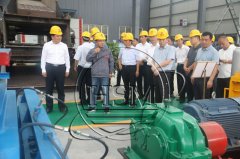砂石廠(chǎng)液壓對(duì)輥破碎機(jī)廠(chǎng)家--熱烈歡迎袁書(shū)記來(lái)我廠(chǎng)參觀考察