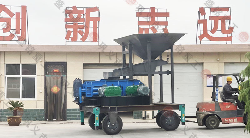 鞏義對(duì)輥制砂機(jī)生產(chǎn)廠(chǎng)家怎么樣 大型液壓對(duì)輥制砂機(jī)多少錢(qián)一臺(tái)