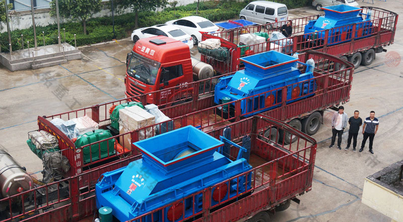 3mm以下對(duì)輥破碎機(jī)多少錢(qián)？對(duì)輥破碎機(jī)實(shí)體廠家可看客戶(hù)現(xiàn)場(chǎng)